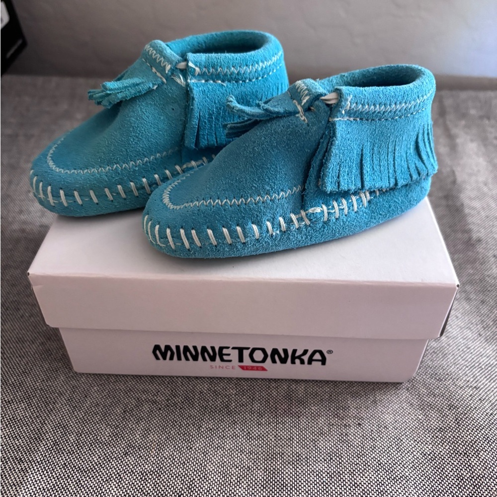 Minnetonka Kids Moccasins - Bright Blue Fringe